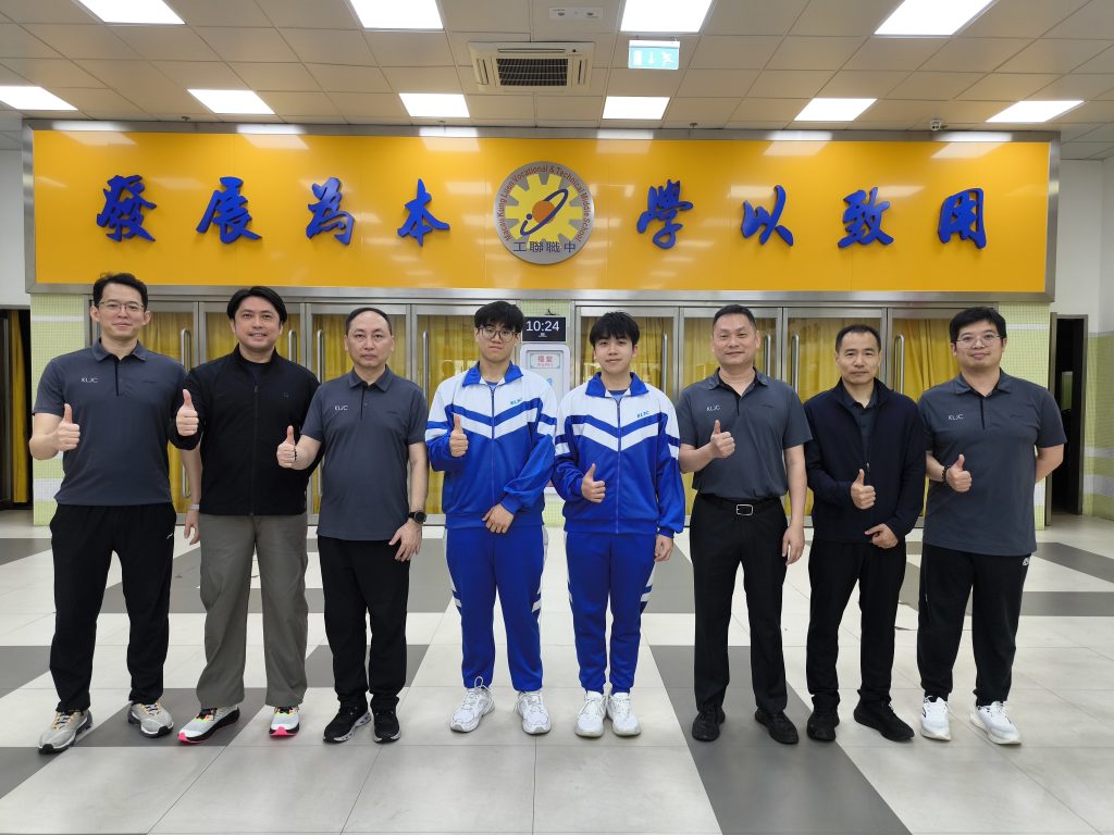 校長、副校長、主任與師生合照